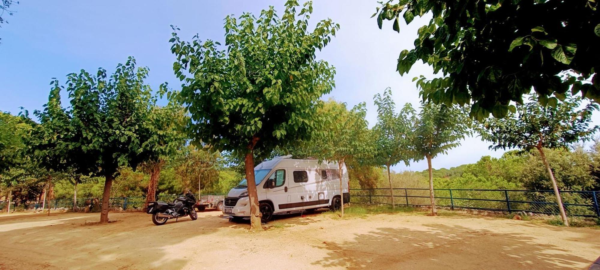 Camping Roca Grossa Калелья Экстерьер фото